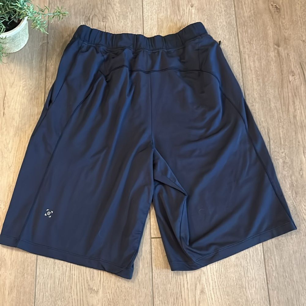 MENS LULULEMON SIZE SMALL NAVY WORKOUT SHORTS EUC - Picture 2 of 6